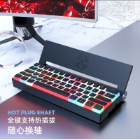 愛國(guó)心 GK618 藍(lán)白布丁 2.4G無線藍(lán)牙機(jī)械鍵盤 支持熱插拔 雙拼布丁鍵帽 可手機(jī)無線充電 三模青軸
